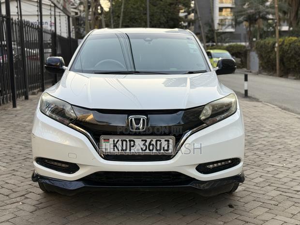 Honda Vezel 2018 White