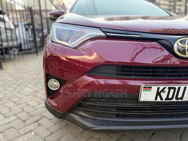 Toyota RAV4 2018 Red