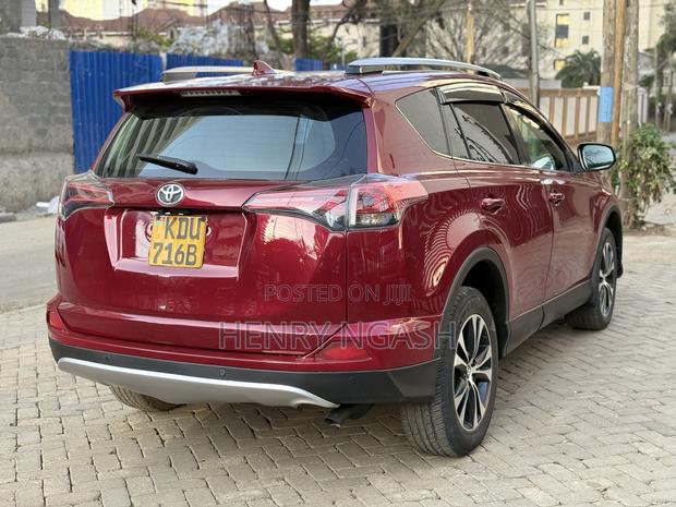 Toyota RAV4 2018 Red