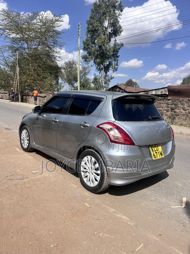 Suzuki Swift 2012 Gray