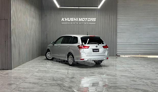 Toyota Corolla Fielder 2019 Silver
