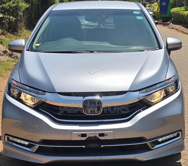 Honda Fit Shuttle 2020 Silver
