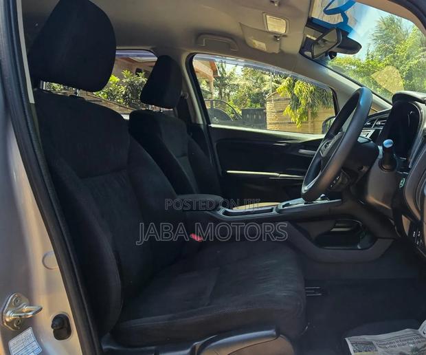 Honda Fit Shuttle 2020 Silver