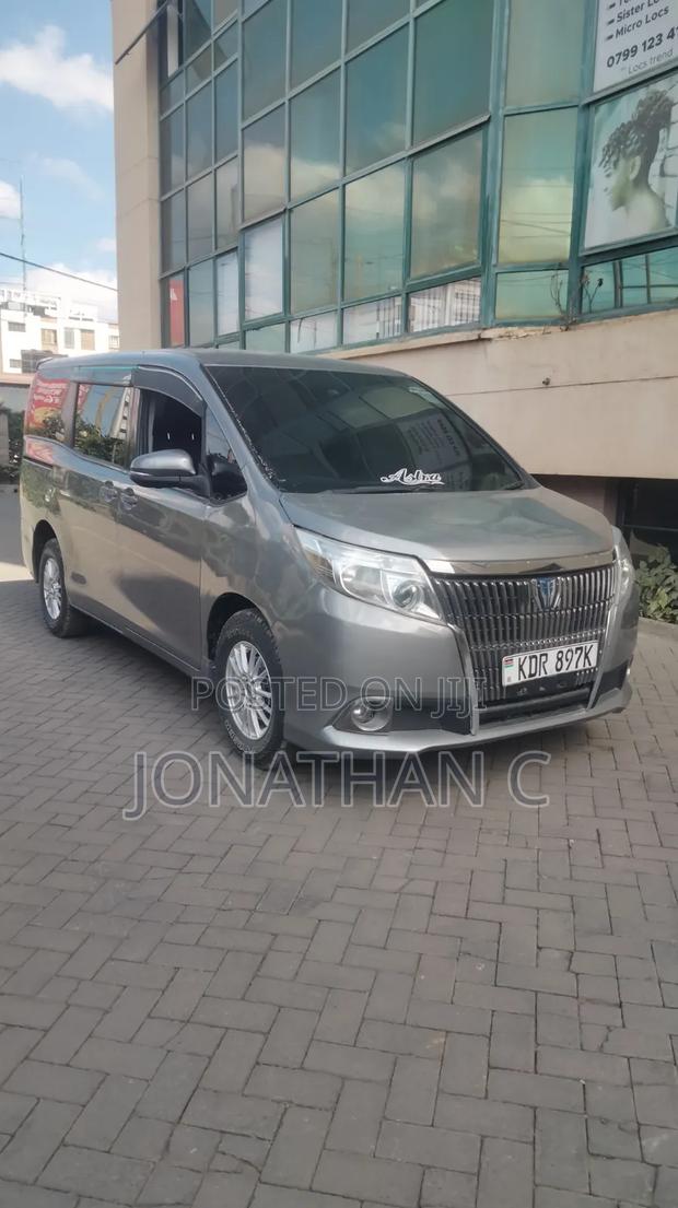 Toyota Esquire 2016 Gray