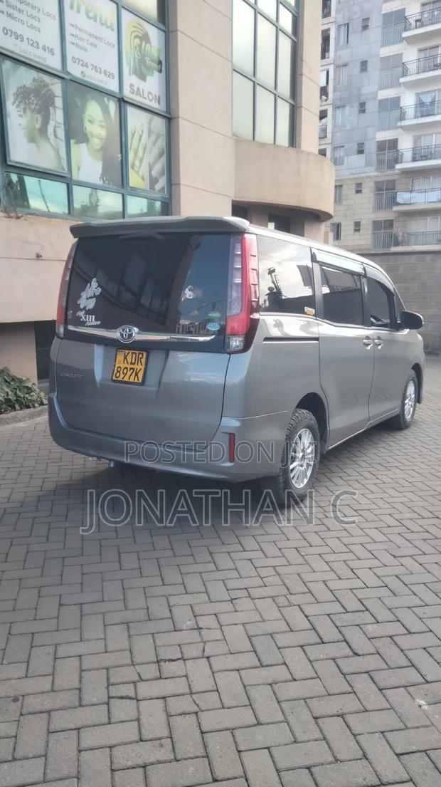 Toyota Esquire 2016 Gray