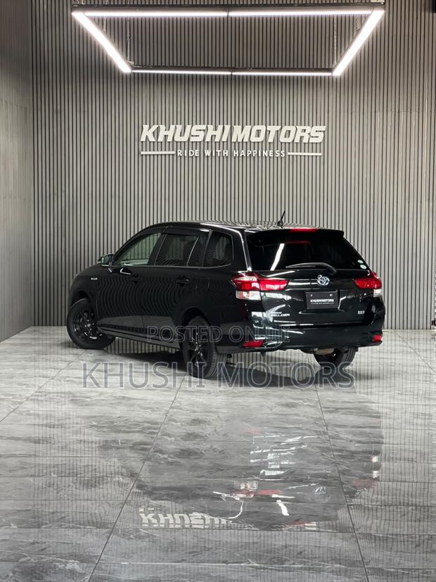 Toyota Corolla Fielder 2018 Black