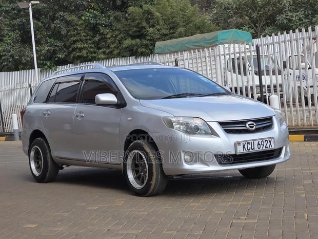 Toyota Corolla Fielder 2012 Silver
