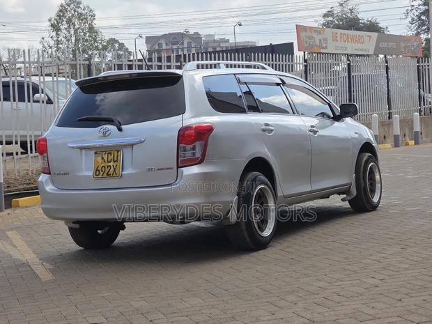Toyota Corolla Fielder 2012 Silver