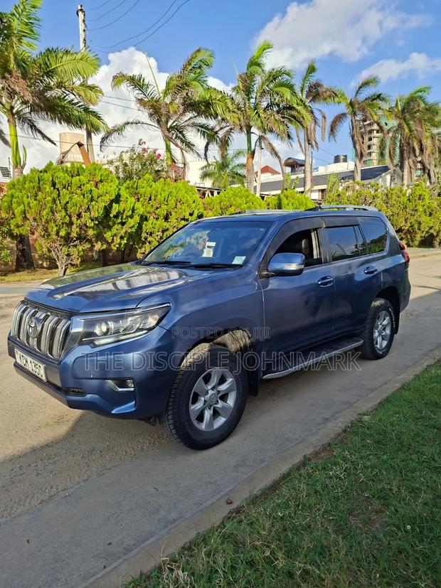 Toyota Land Cruiser Prado 2010 Blue