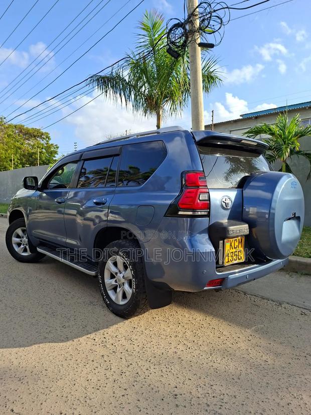Toyota Land Cruiser Prado 2010 Blue