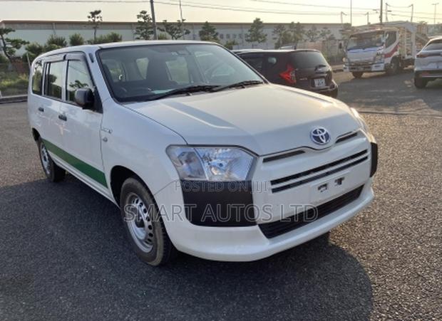 Toyota Probox 1.5 Hybrid DX Comfort 2020
