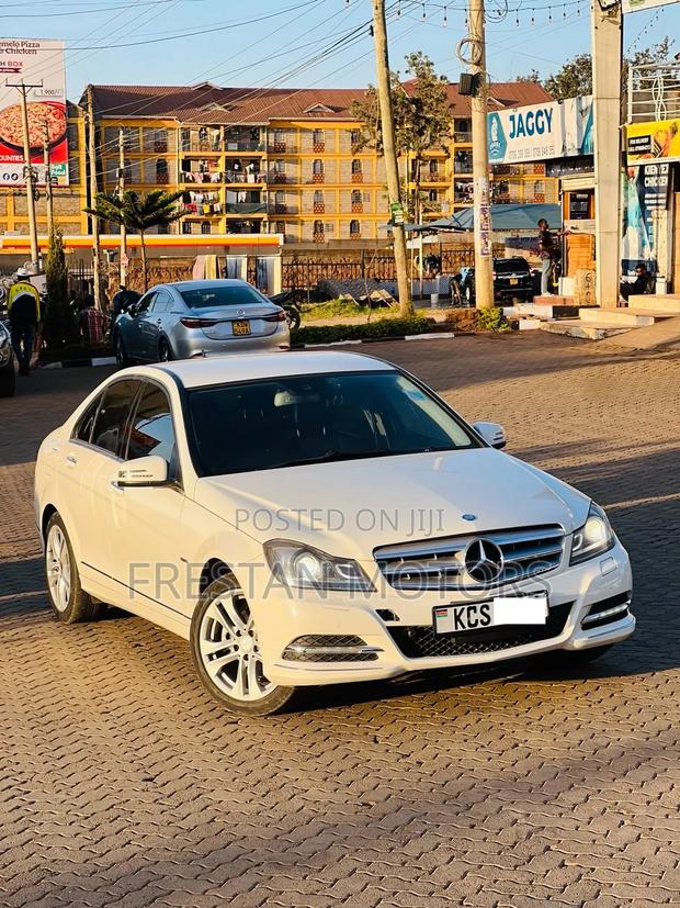 Mercedes-Benz C200 2011 White