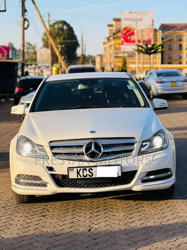Mercedes-Benz C200 2011 White