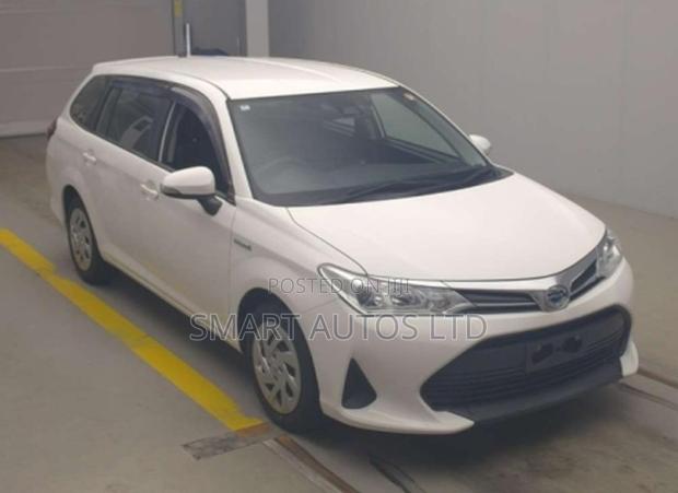 Toyota Corolla Fielder 1.5 Hybrid FWD 2020 Pearl