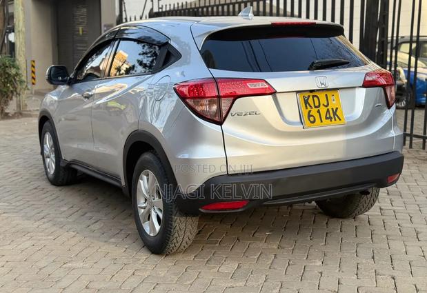 Honda Vezel 1.5 4WD 2015 Silver