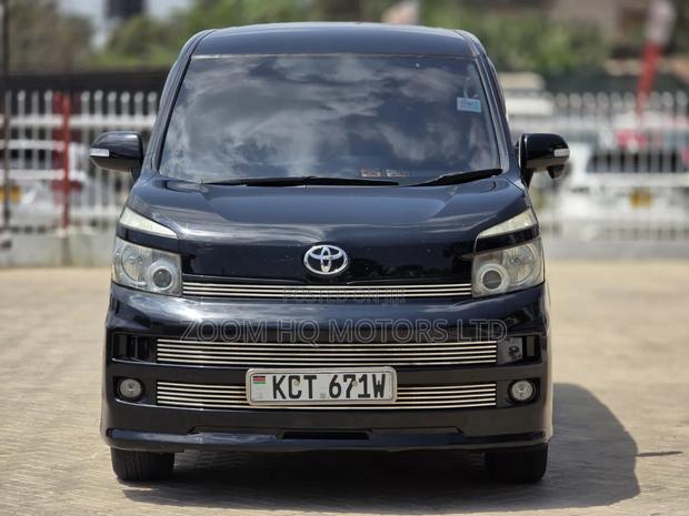 Toyota Voxy 2011 Black