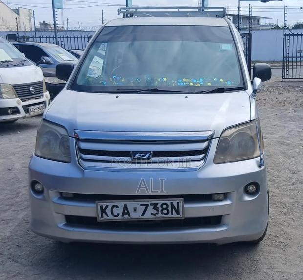 Toyota Noah 2007 Silver