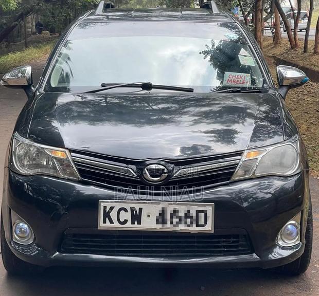Toyota Corolla Fielder 2013