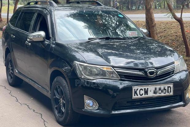 Toyota Corolla Fielder 2013