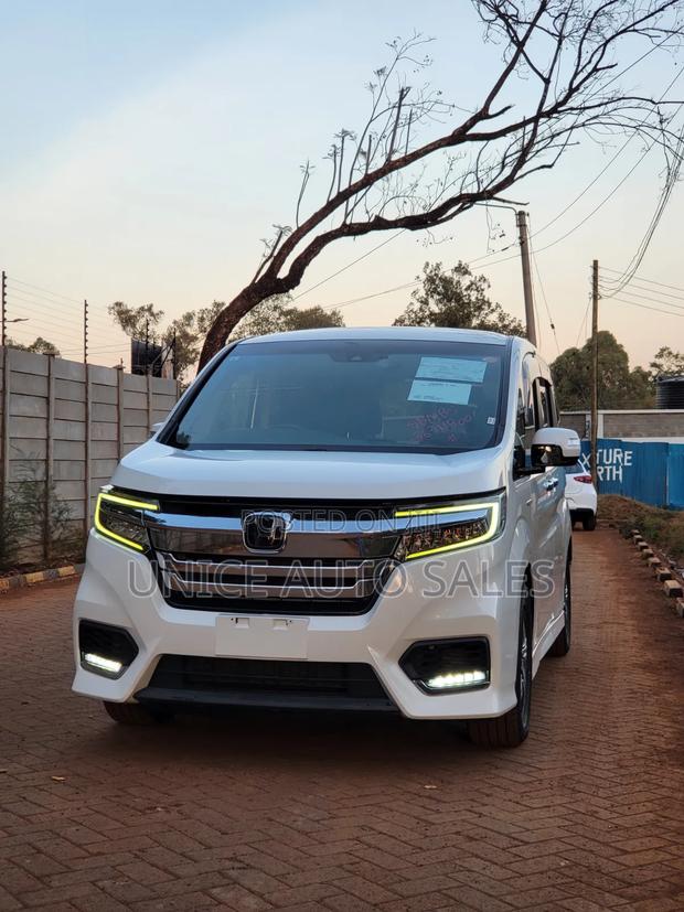 Honda Stepwgn 2019 White