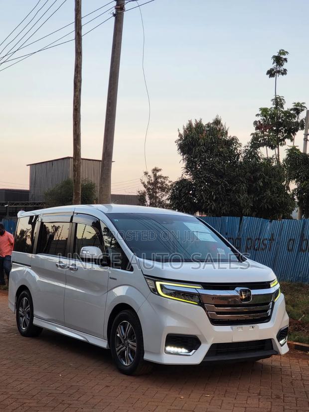 Honda Stepwgn 2019 White