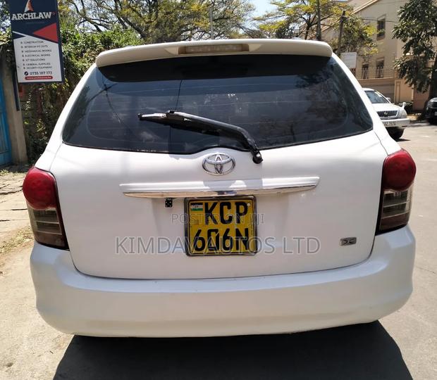 Toyota Corolla Fielder 2010 White