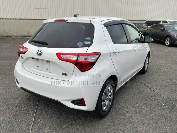Toyota Vitz 1.5 FWD Hybrid 5dr 2019 White