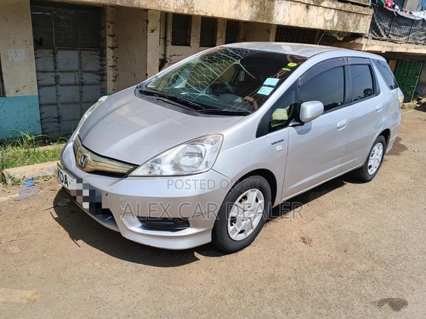 Honda Fit Shuttle 2014 Silver
