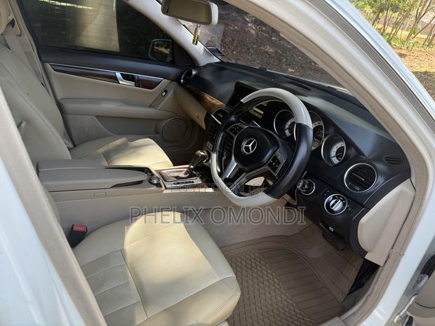 Mercedes-Benz C200 2012 White