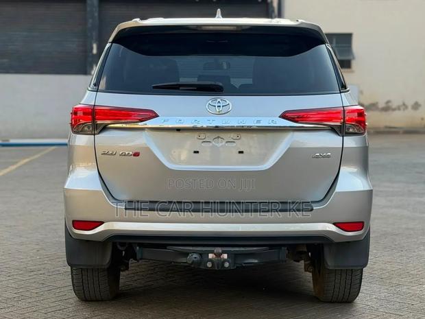 Toyota Fortuner 2.8 D AWD 2020 Silver