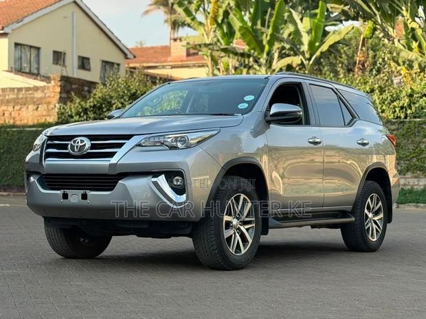 Toyota Fortuner 2.8 D AWD 2020 Silver