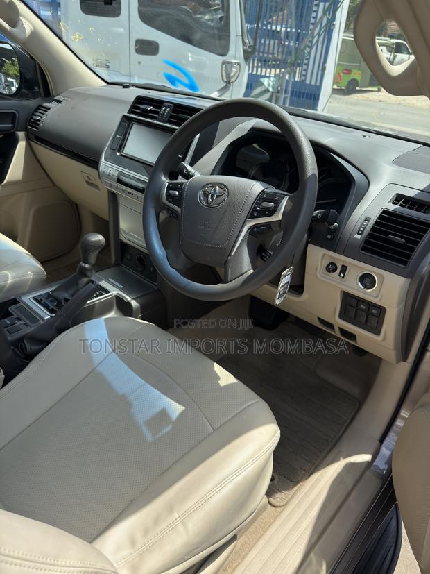 Toyota Land Cruiser Prado 2.7 2019 Gray