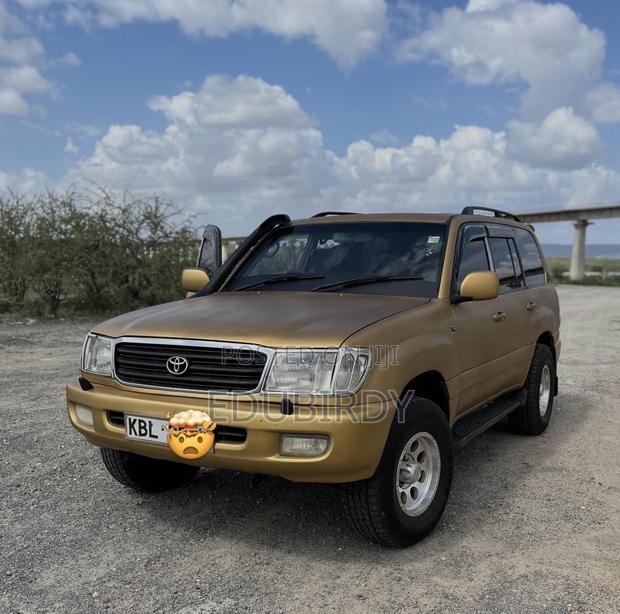 Toyota Land Cruiser 100 4.2 TD Executive 2004 Gold