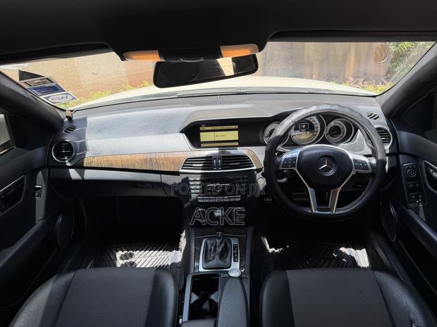 Mercedes-Benz C200 2012 White