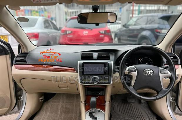 Toyota Premio 1.8 FWD 2013 Silver