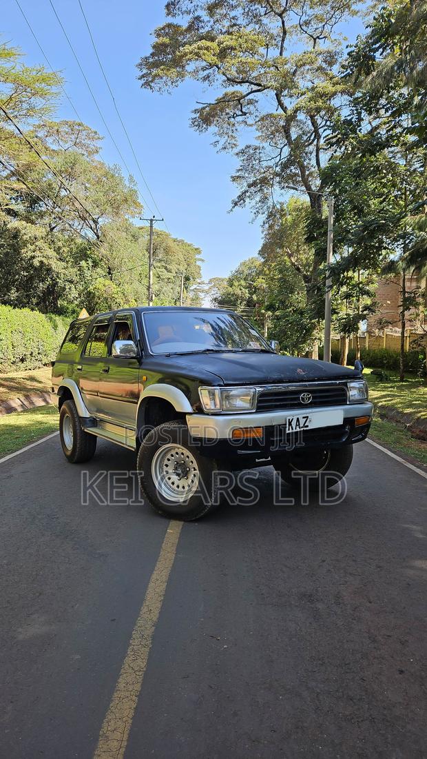 Toyota Hilux Surf 3.0DT 2000 Black