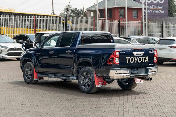 Toyota Hilux 2020 Blue