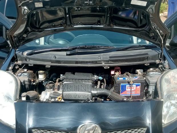 Toyota Vitz 1.3 FWD 5dr 2010 Black