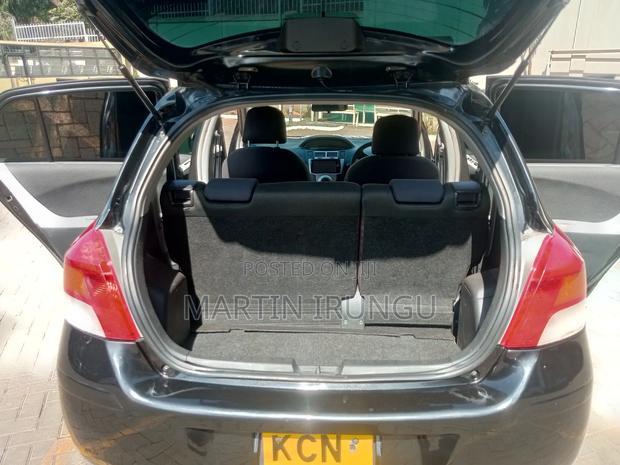 Toyota Vitz 1.3 FWD 5dr 2010 Black