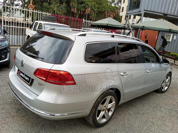 Volkswagen Passat 2011 Silver
