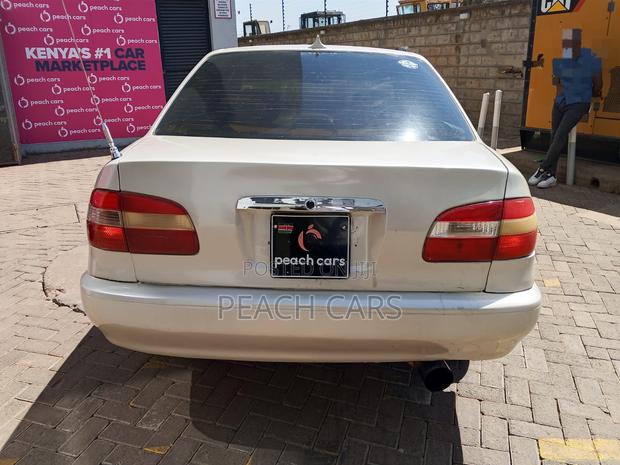 Toyota Corolla 2000 Beige