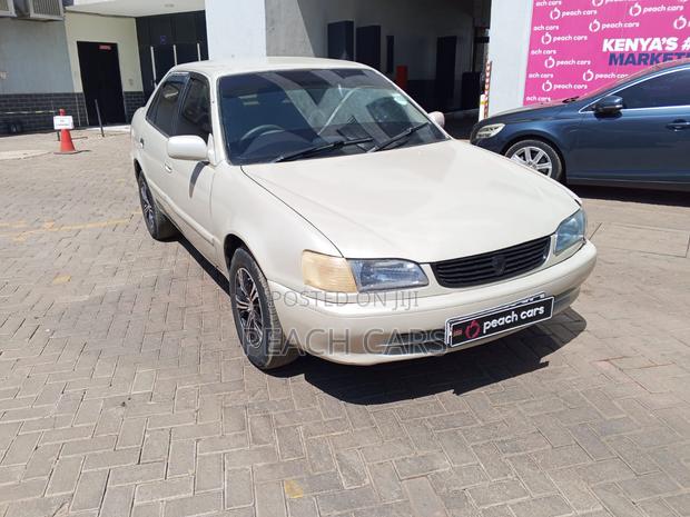 Toyota Corolla 2000 Beige