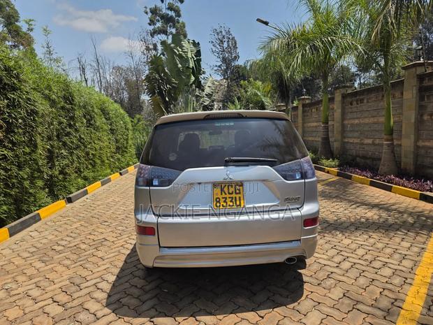 Mitsubishi Outlander 2010 Silver