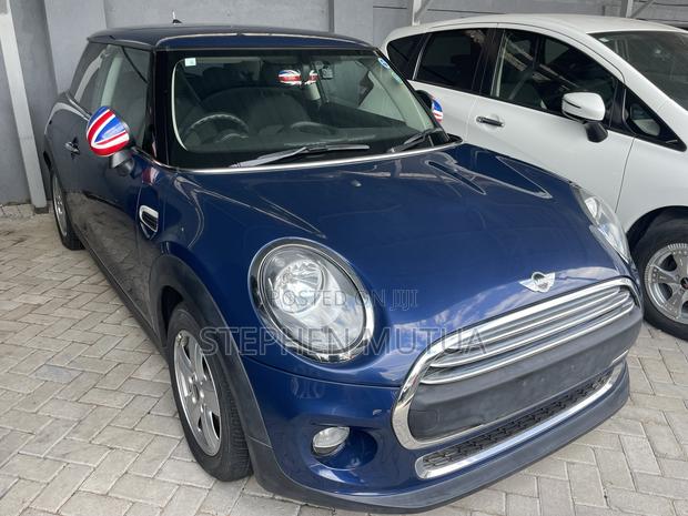 Mini Cooper 2018 Blue
