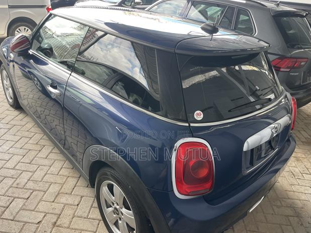 Mini Cooper 2018 Blue