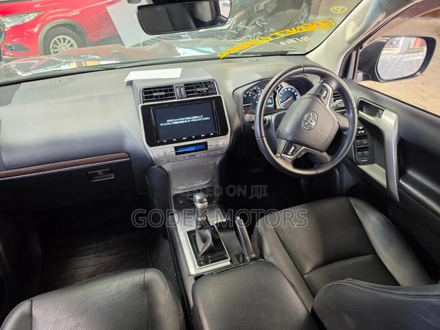 Toyota Land Cruiser Prado 2021 Black