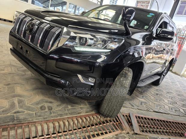 Toyota Land Cruiser Prado 2021 Black