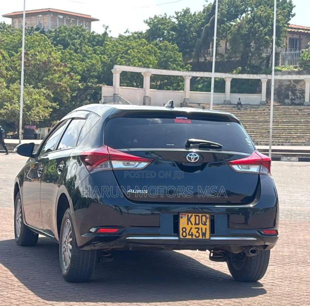 Toyota Auris 2016 Black