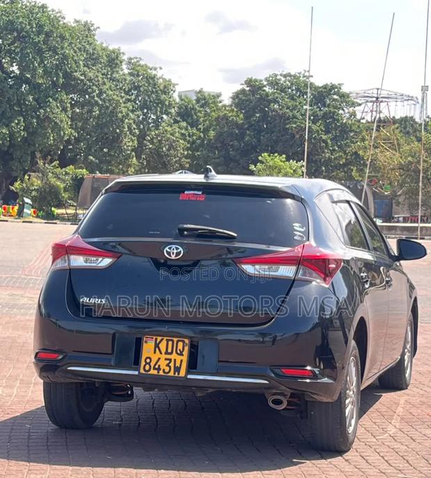 Toyota Auris 2016 Black