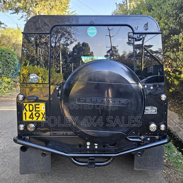Land Rover Defender Puma 110 2.4 TD 2009 Black